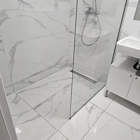 Lux 1 Apartment