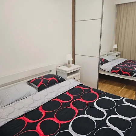 Lux 1 Apartamento *